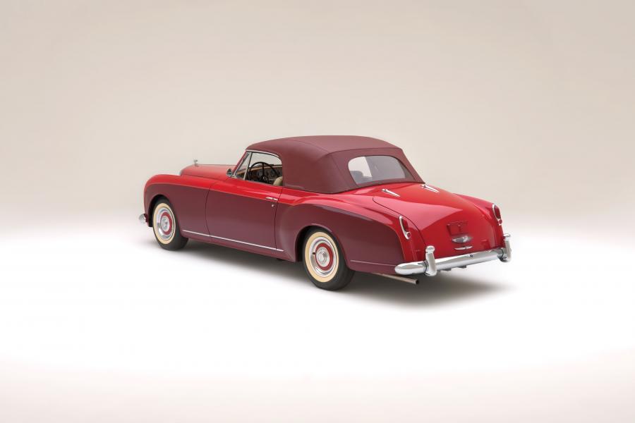  Bentley S1 Continental Drophead Coupe by Park Ward 1955 года  (фото 3 из 34)